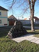 Radovesice, pomník II.jpg