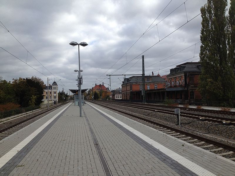 File:Bahnhof Radebeul West 05.JPG