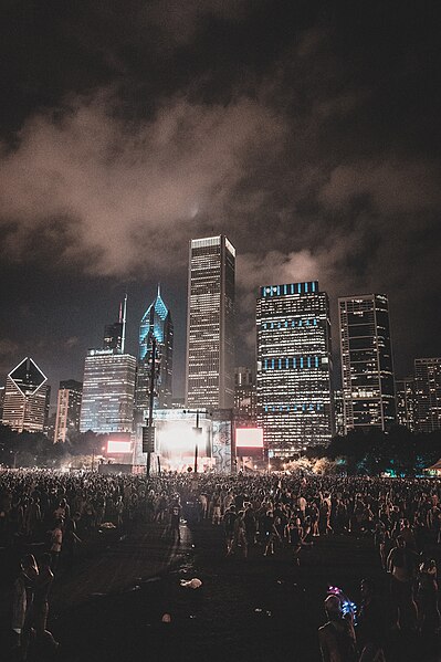 File:Lollapalooza Festival 2016 Chicago Illinois (166867381).jpeg