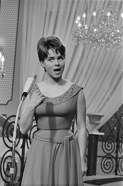 File:Eurovisie Songfestival 1962 te Luxemburg, voor Duitsland Conny Froboes, Bestanddeelnr 913-6599.jpg