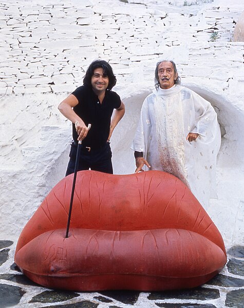 File:Salvador Dalí and Oscar Tusquets.jpg