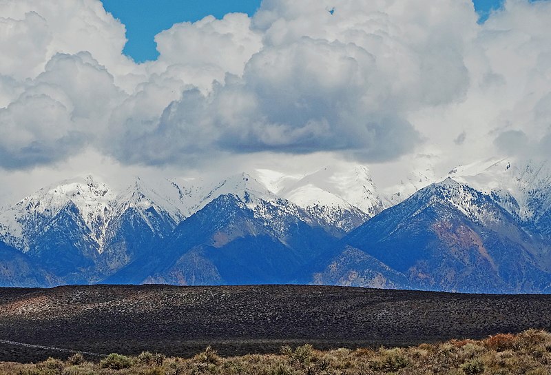 File:Sierra Nevada Storm, CA 5-19-15 (18466293699).jpg