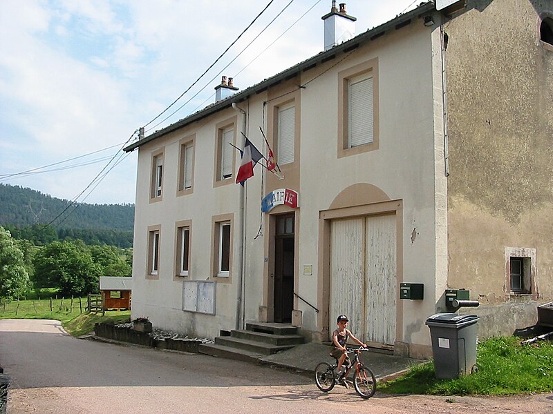 File:Belmont-sur-Buttant (88) mairie.jpg