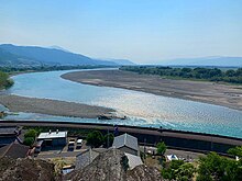 川島公園（徳島県吉野川市）から望む吉野川の善入寺島