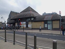 Het stationsgebouw uit de jaren 80