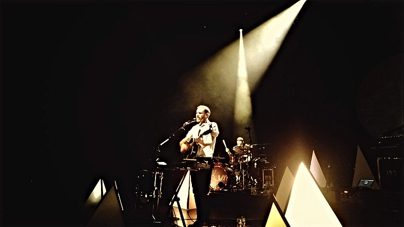 File:James Vincent McMorrow, Shepherds Bush Empire, London (15312109179).jpg