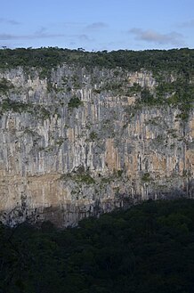 Sima de las cotorras, en la reserva del Ocote