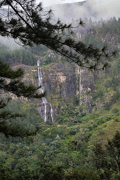 File:Bambarakanda Falls.jpg