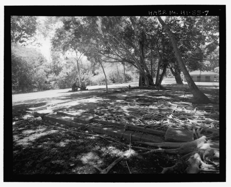 File:Lanai of Pearl Harbor Yacht Clubhouse - U.S. Naval Base, Pearl Harbor, Pier and Yacht Club Marine Railways, End of Lanakila Avenue, Pearl City, Honolulu County, HI HAER HI-55-7.tif