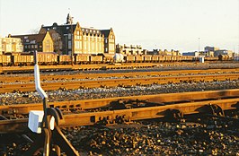 Rangeerterrein Rietlanden in 1988 met op de achtergrond het Lloyd hotel.