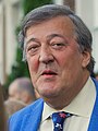 Stephen Fry geboren op 24 augustus 1957