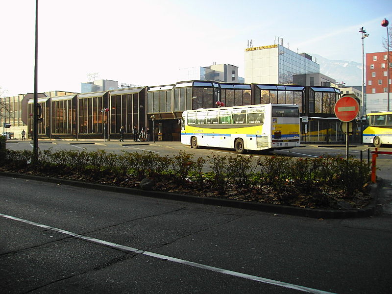 File:Gare routière - Grenoble.JPG