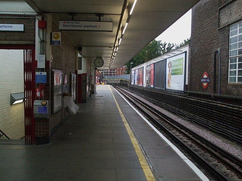 File:Harrow-on-the-Hill stn platform 1 look south.JPG