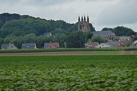 Le village et l'église de Loker.