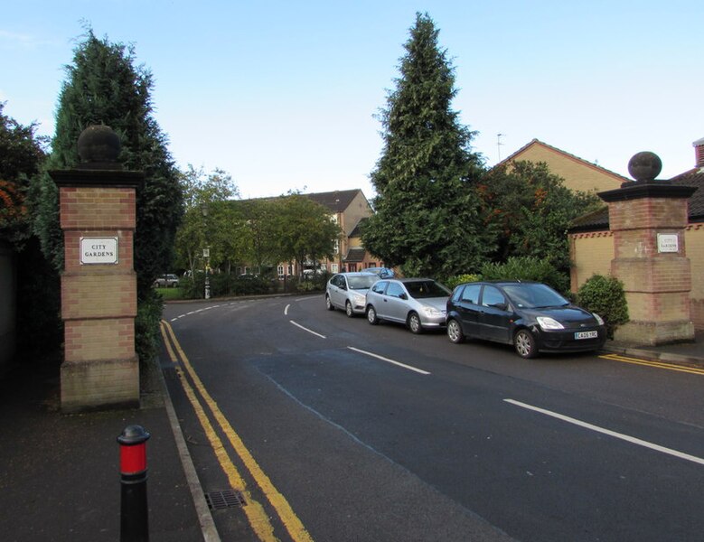 File:Langham Way, City Gardens, Cardiff - geograph.org.uk - 5557902.jpg