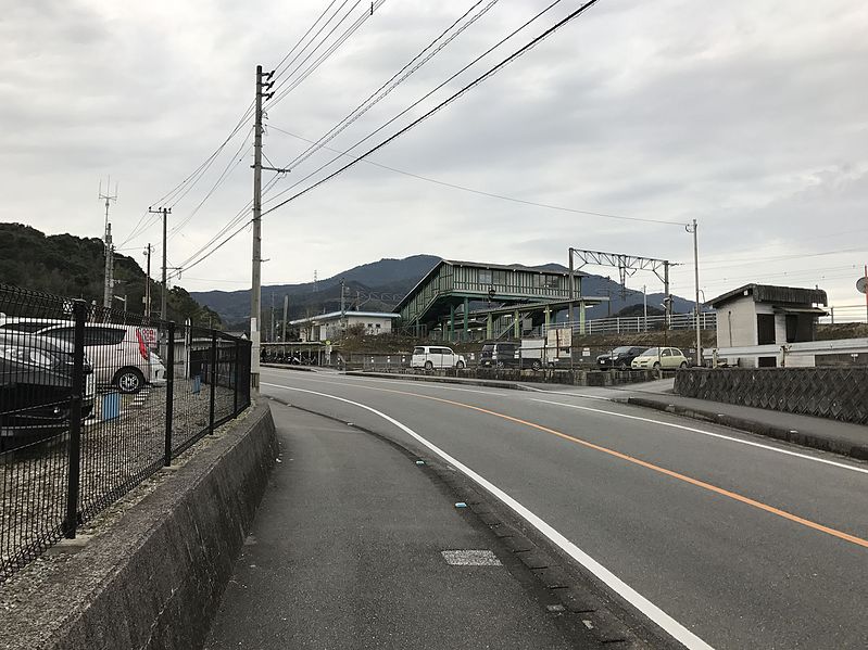 File:View of Chikuzen-Daibu Station 2.jpg