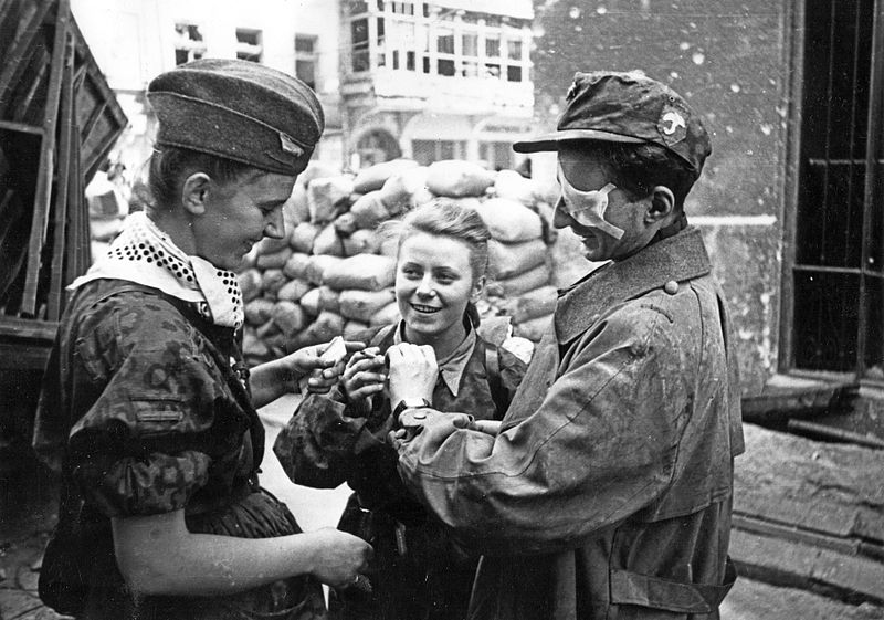 File:Warsaw Uprising - Soldiers from Parasol on Warecka Street.jpg