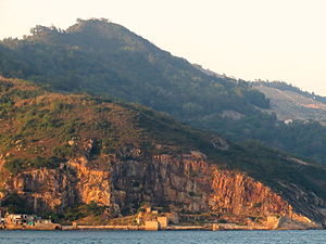 鯉魚門石礦場遺址