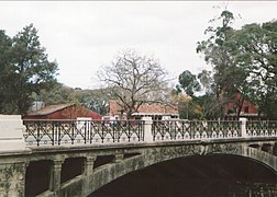 Puente sobre arroyo Miguelete 2.jpg