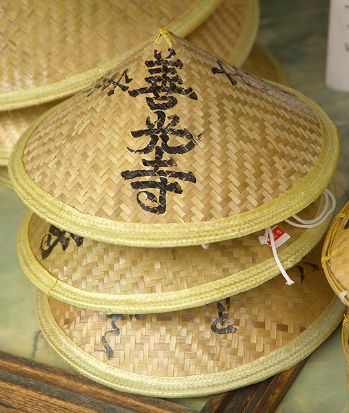 File:Straw-hats-Zenkoji-M7533.jpg