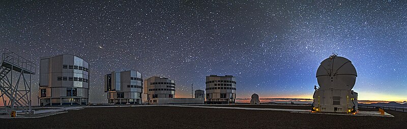 File:Silent night over Paranal (26899918918).jpg