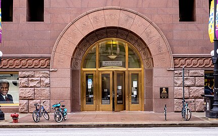 Postmodern guillochés on the Harold Washington Library, Chicago, by Hammond, Beeby & Babka, 1991[20]