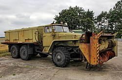 Schneefräse D-902 auf Ural-375E im Luftfahrttechnischen Museum Rothenburg (2019)