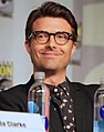 Noah Bean interpreta Ryan Fletcher.