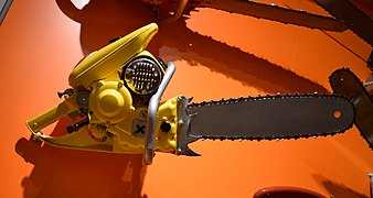 Chainsaw McCulloch 47 - 1953.jpg