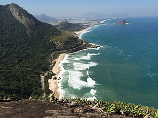 Plage de Prainha, puis plage de Pontal sur Recreio dos Bandeirantes (au fond)