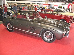 Mercedes-Benz 300-SL-Gullwing Front-view.JPG