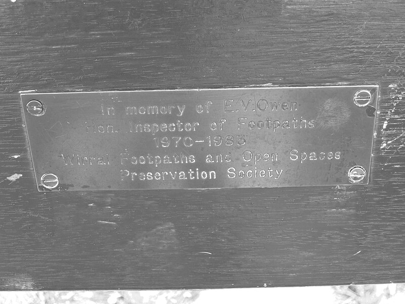 File:E.V.Owen Memorial bench plaque, West Kirby - IMG 1098.JPG