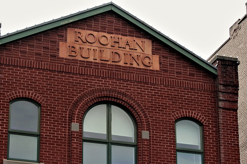 File:Roohan Building, Saratoga Springs, New York.jpg