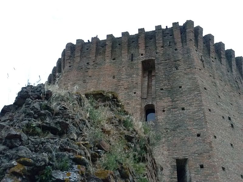 File:Torre di Oriolo dei Fichi.jpg