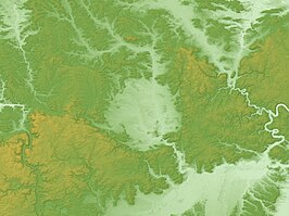 alt=Reliëfkaart: laaggelegen is licht gekleurd. De centrale vlek is de Nördlinger Ries, met van noord naar zuid het dal van de Wörnitz. In het zuiden het brede dal van de Donau en westelijk het smallere van de Altmühl.