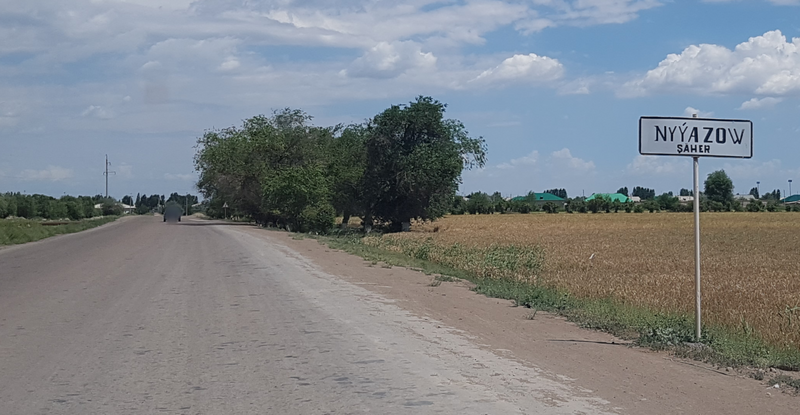 File:Nyyazow-Turkmenistan-city-limit-sign.png