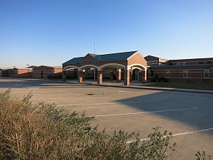 Heritage Rose Elementary School of Fort Bend ISD is on Glendale Lakes Drive to the south of Arcola.