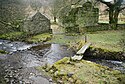 Furt neben der Fußgängerbrücke, in Cumbria.