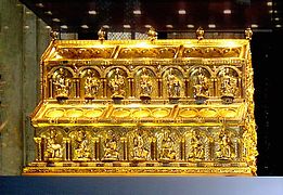 Arqueta gótica con reliquies de los Reis Magos, según la tradición.