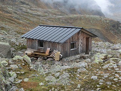 Hütte zuoberst auf dem Scalettapass.