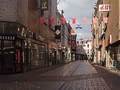 Arnhem, straatzicht de Vijzelstraat voor Giro d'Italia foto4 2016-04-17 19.09.jpg