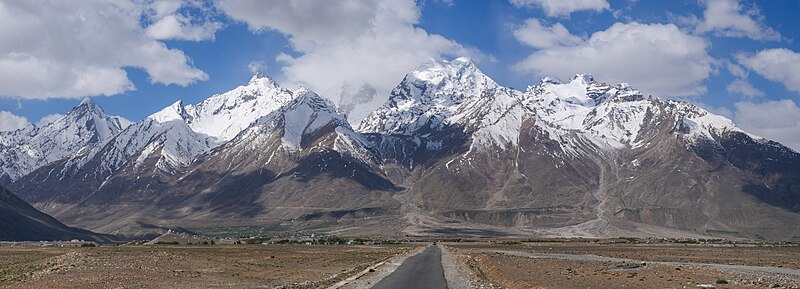 File:Road Padum Zanskar Range Panorama Jun24 A7CR 00819-21 Pano.jpg