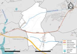 Carte en couleur présentant le réseau hydrographique de la commune