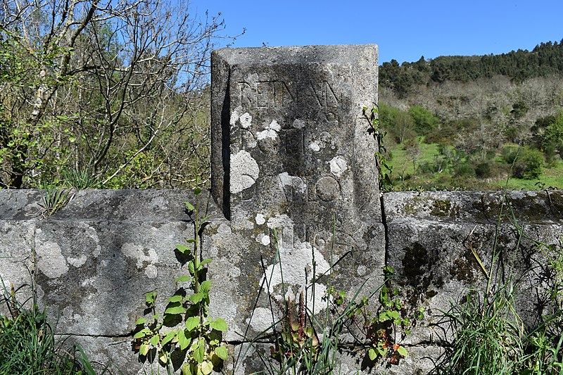 File:Inscrición na ponte Ceballos, Canedo, Ourense - Carlos IIII.jpg