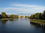 Karlstads centrum (Tingvallastaden) från Klaraborgsbron över västra älvgrenen (Klarälven).