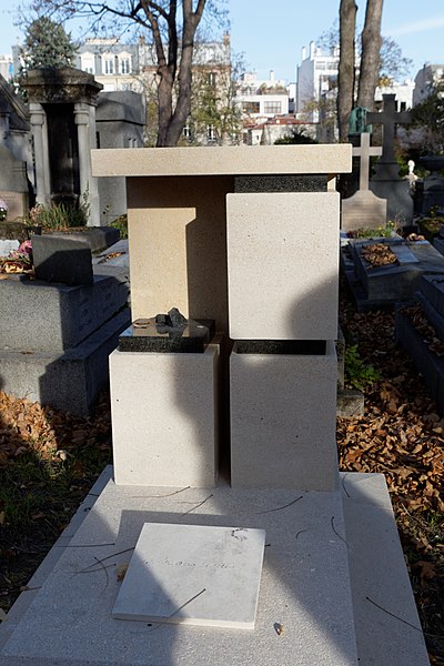 File:Père-Lachaise - Division 89 - Wittig 06.jpg