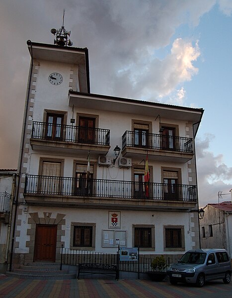 File:Palomero casa consistorial.jpg