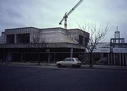 Bouw van het metrostation en winkelcentrum in 1986