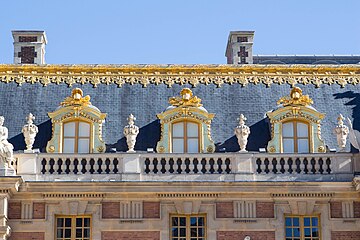 Urns that decorate the roof railing of the Marble Court of the Palace of Versailles, Versailles, France, by Louis Le Vau and Jules Hardouin-Mansart, c. 1660-1715[188]