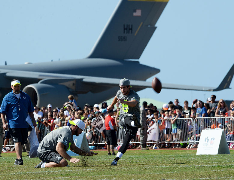 File:140123-F-NF934-479 Justin Tucker practices before 2014 Pro Bowl.jpg